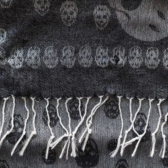 2$20💀SKULL💀Scarf&Shawl - Picture 8 of 8